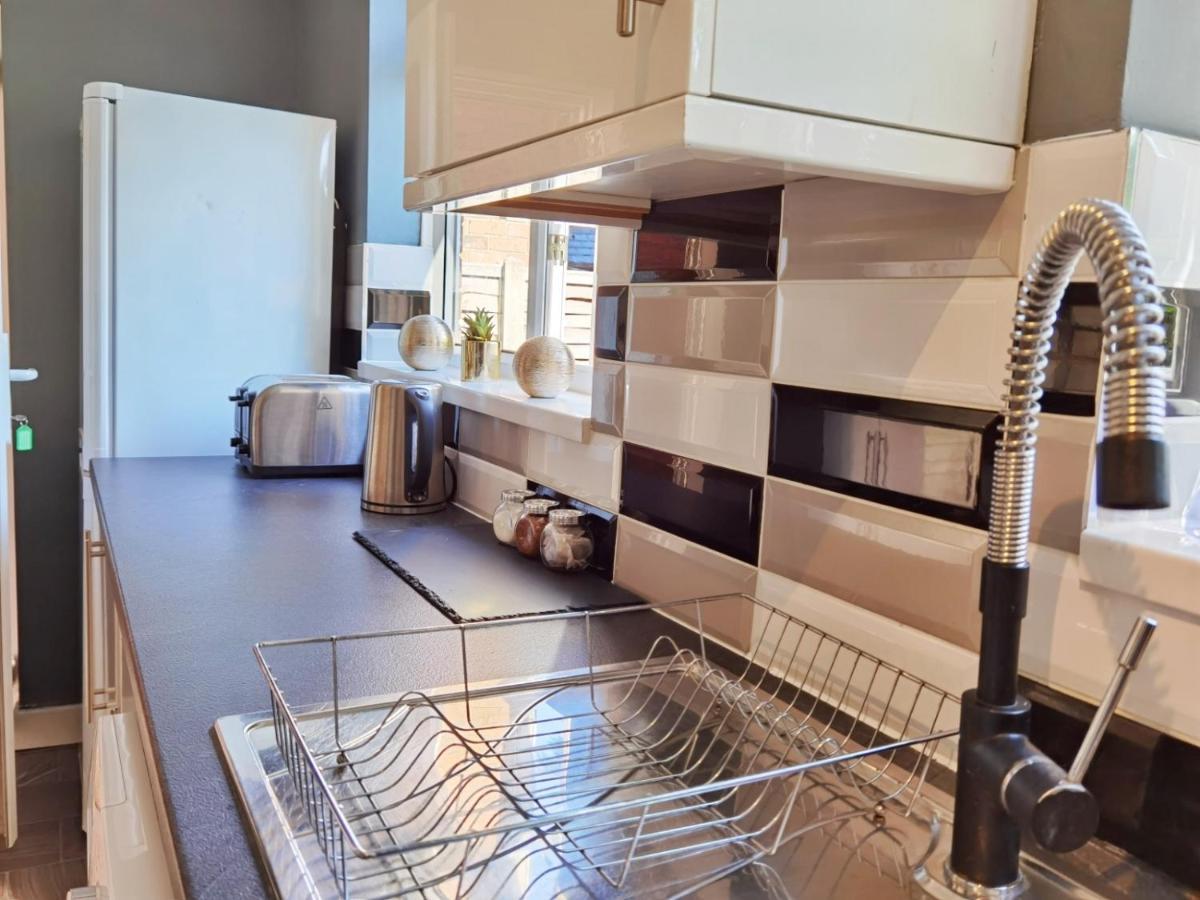 诺丁汉Perry Road, Beautiful Large House Available For Guests And Contractors Parking Wifi别墅 外观 照片