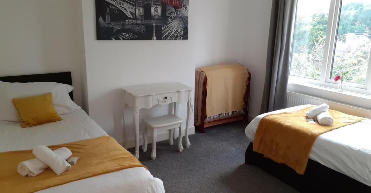 诺丁汉Perry Road, Beautiful Large House Available For Guests And Contractors Parking Wifi别墅 外观 照片